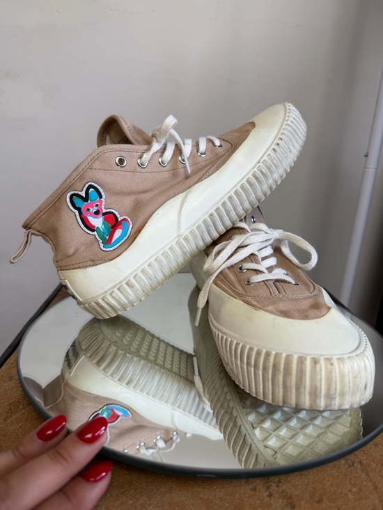 MAISON KITSUNE Other - MAISON KITSUNÉ Beige High-Top Sneakers with Colorful Fox Patch